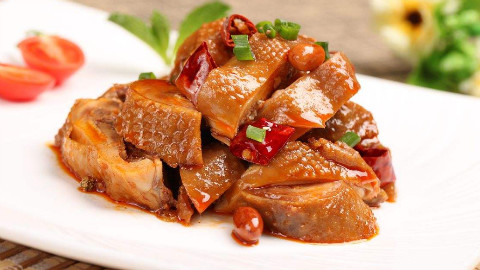 爱吃土豆的肉食党的秒杀料理一一土豆烧鸡